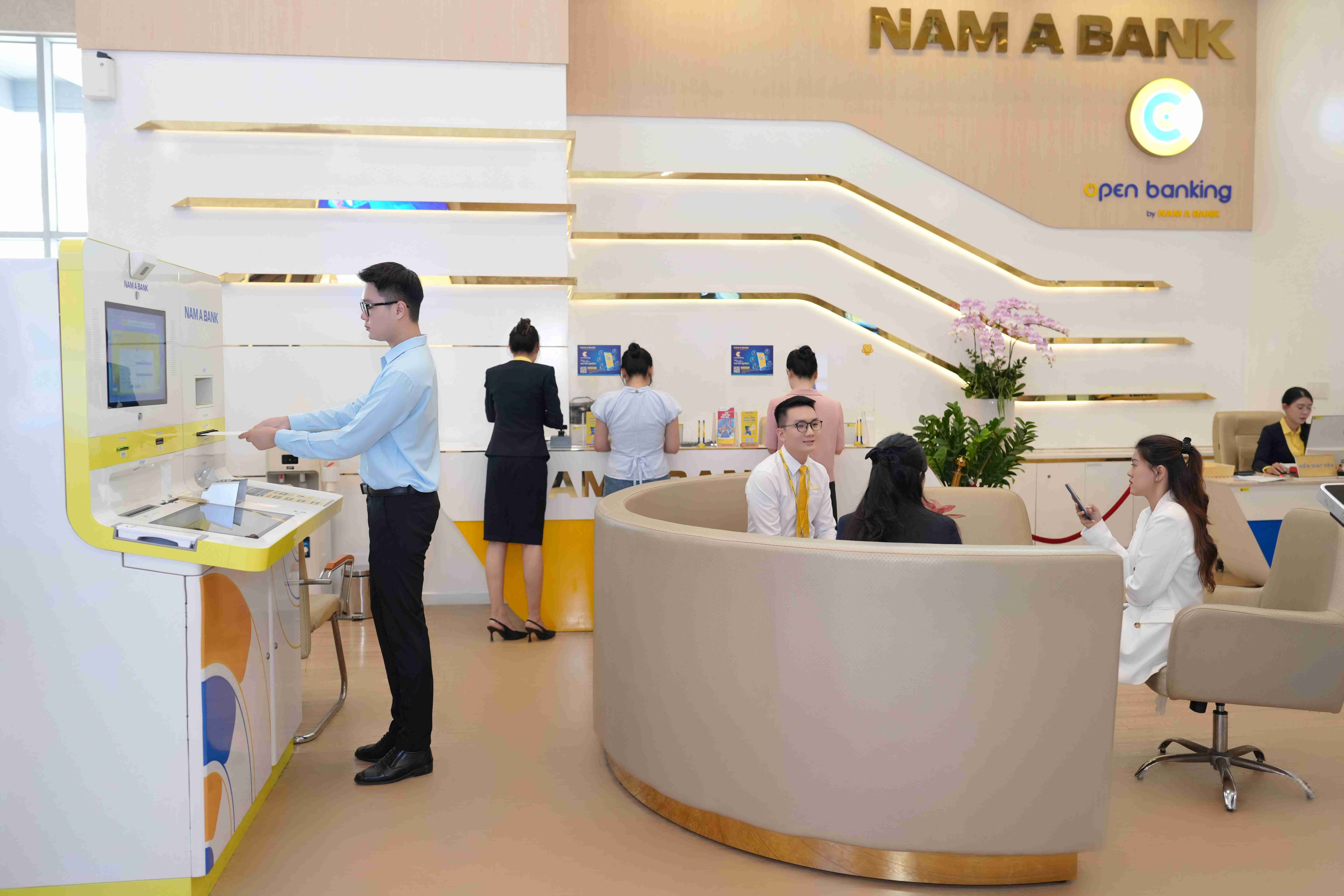 Ngân hàng  Nam A Bank dự kiến chào bán riêng lẻ 100 triệu cổ phiếu cho tối đa 100 nhà đầu tư chứng khoán chuyên nghiệp.
