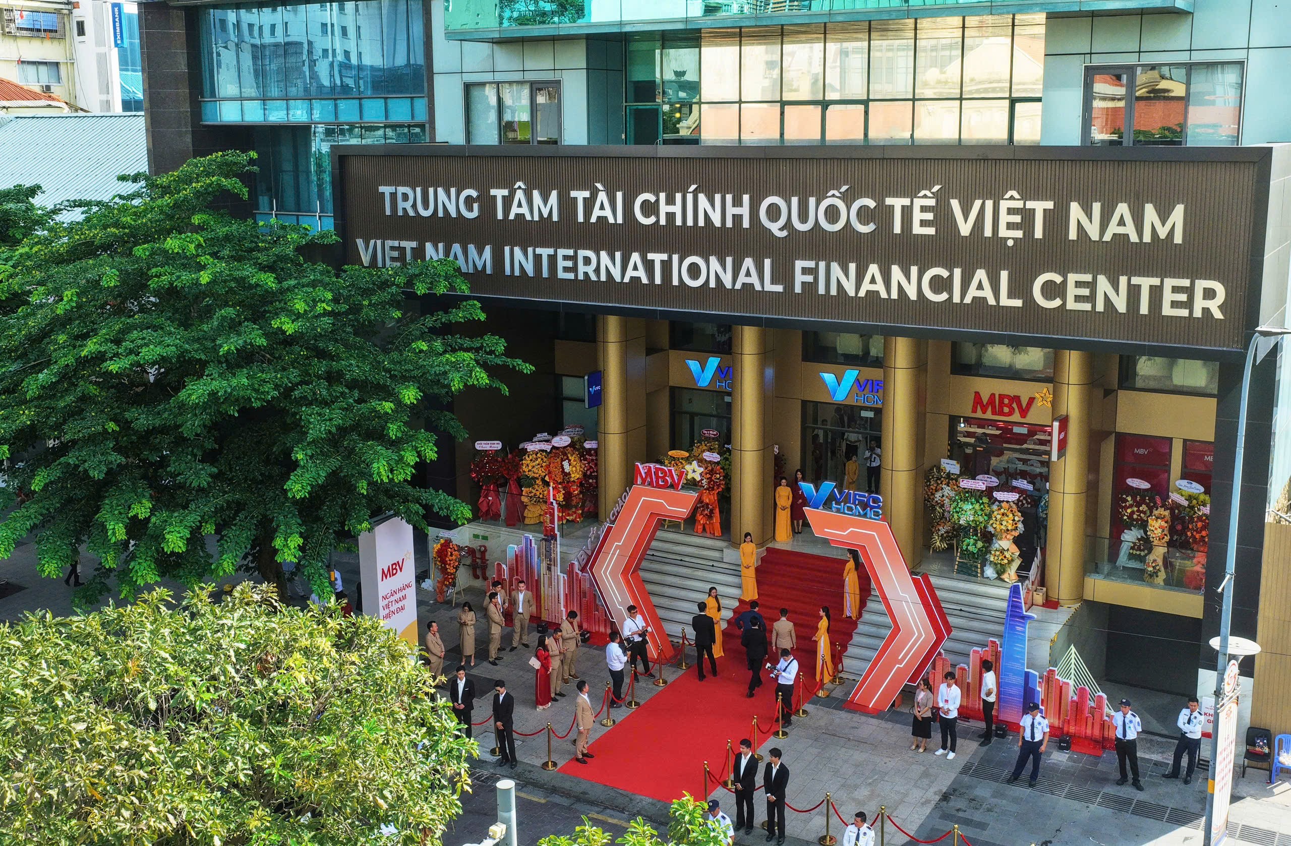 Ngân hàng TNHH MTV Việt Nam Hiện đại (MBV) đã khai trương trụ sở kinh doanh mới tại tòa nhà của Trung tâm Tài chính Quốc tế Việt Nam tại TP. HCM (VIFC – HCMC) số 8 Nguyễn Huệ, phường Sài Gòn.