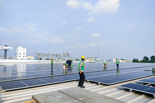 TP.HCM sẽ phát triển hạ tầng trạm sạc điện, trạm cung cấp năng lượng xanh; khuyến khích chuyển đổi sang phương tiện sử dụng điện và nhiên liệu sạch. (Ảnh minh hoạ)