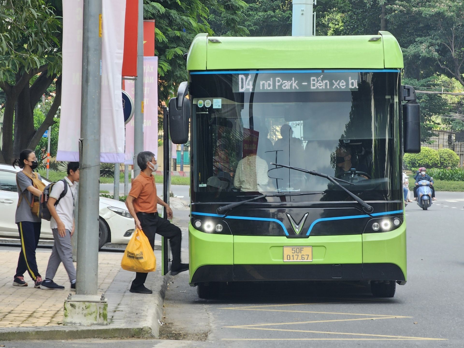 TP.HCM miễn phí xe buýt, gần 1,9 triệu lượt khách sau 10 ngày. (Ảnh minh hoạ)
