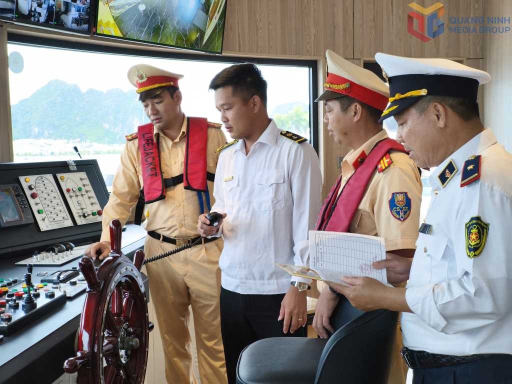 bat158726-an-toan-de-nang-tam-suc-hut-cho-vinh-ha-long-6-1783792362.jpg