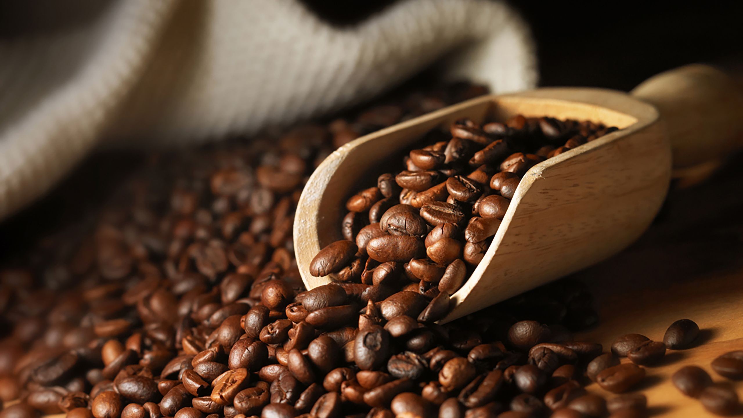 ca-phe-2560x1440-1784073120.jpg