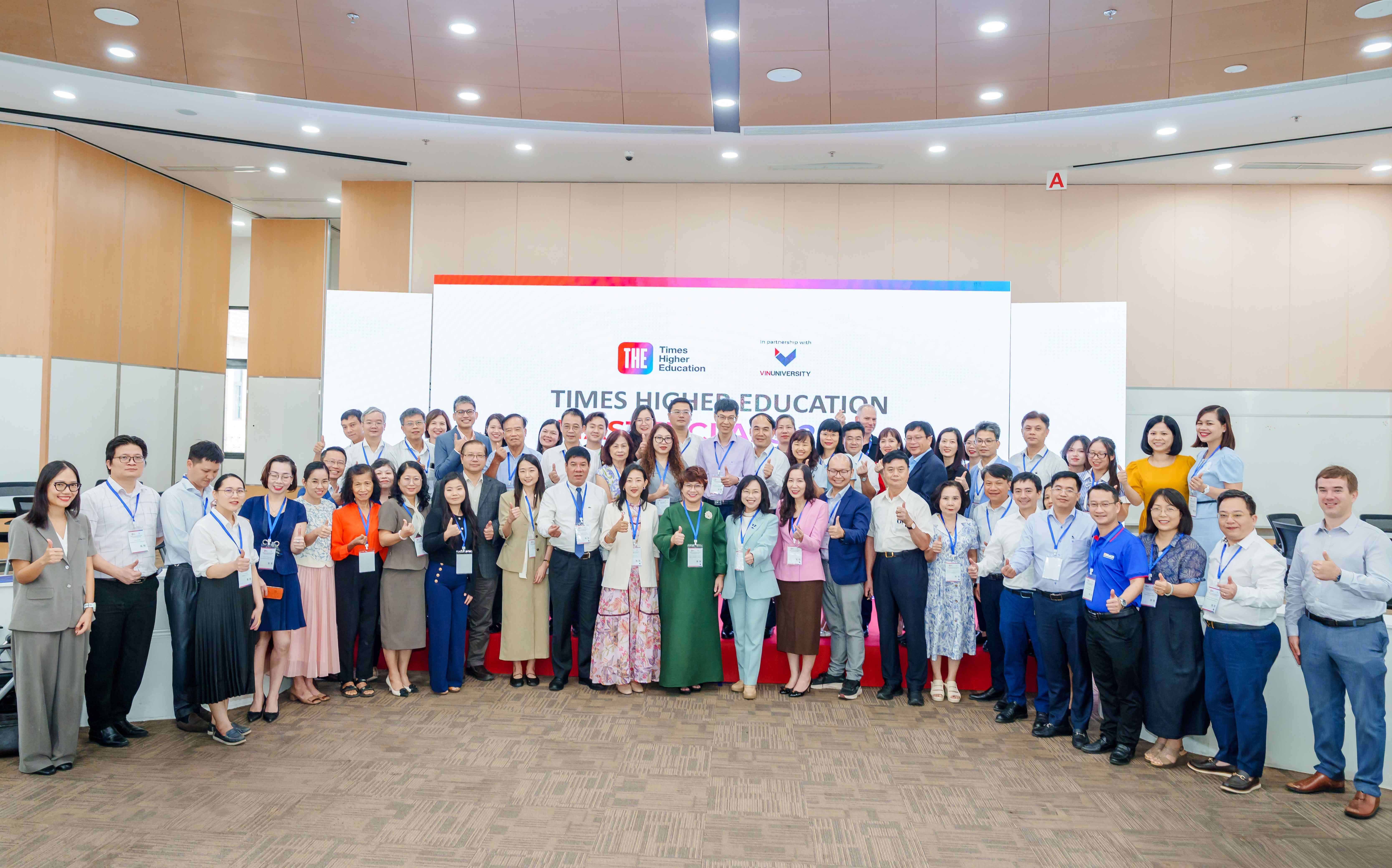 anh-3-hoi-thao-tu-du-lieu-den-vi-the-nghien-cuu-phat-trien-ben-vung-va-su-hien-dien-toan-cau-cua-dai-hoc-viet-nam-do-vinuni-va-times-higher-education-phoi-hop-to-chuc-1784176702.jpg