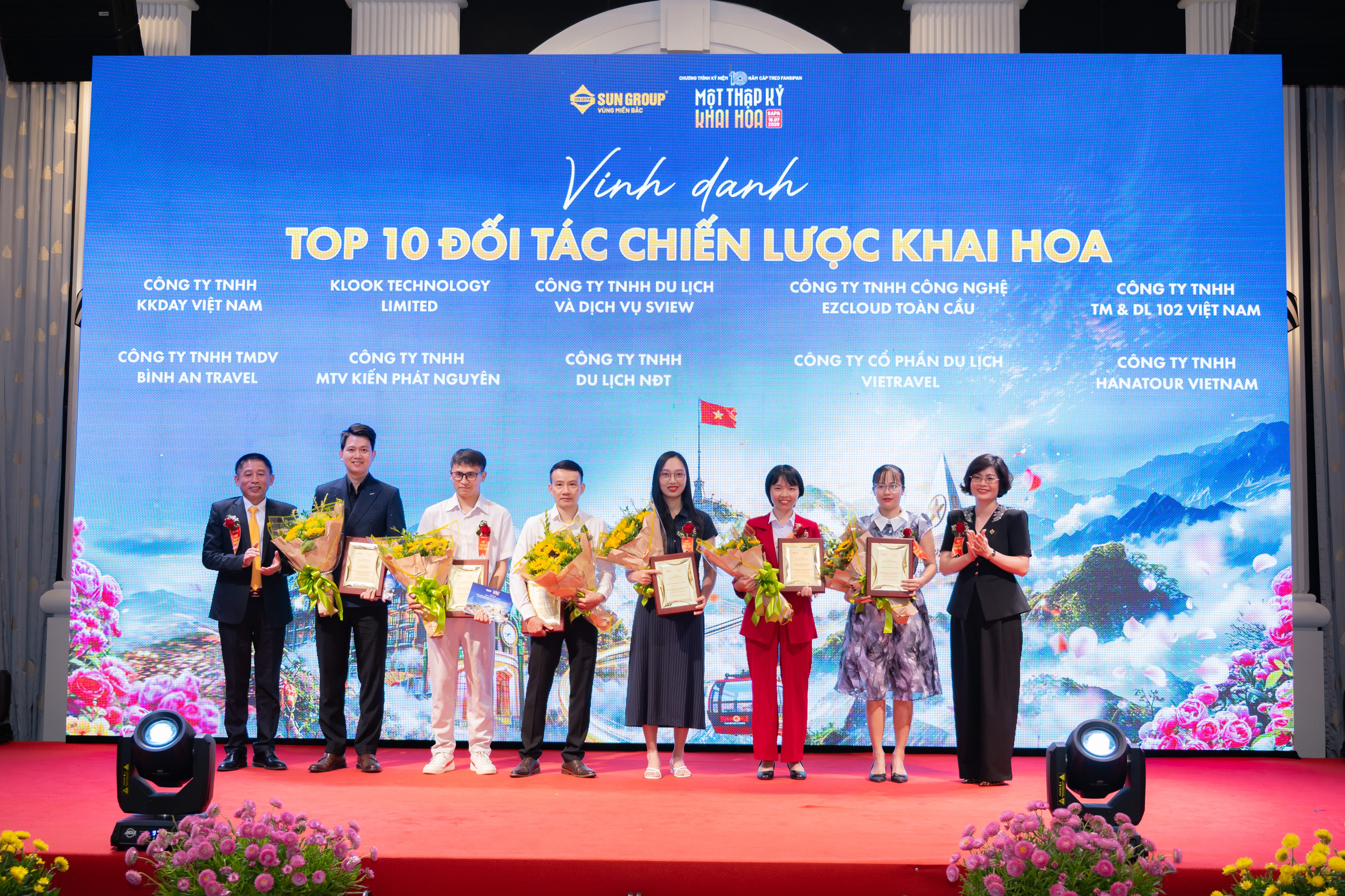 Sun Group vinh danh Top 10 “Đối tác Chiến lược Khai hoa” tại sự kiện