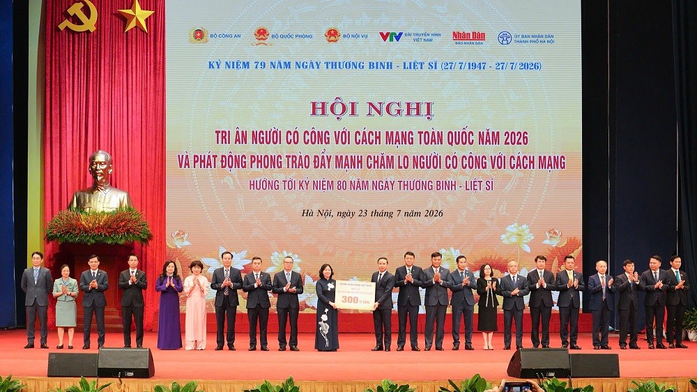 tpbank-ung-ho-15-ty-dong-cho-quy-den-on-dap-nghia-chung-tay-tri-an-nguoi-co-cong-1784873874.jpg