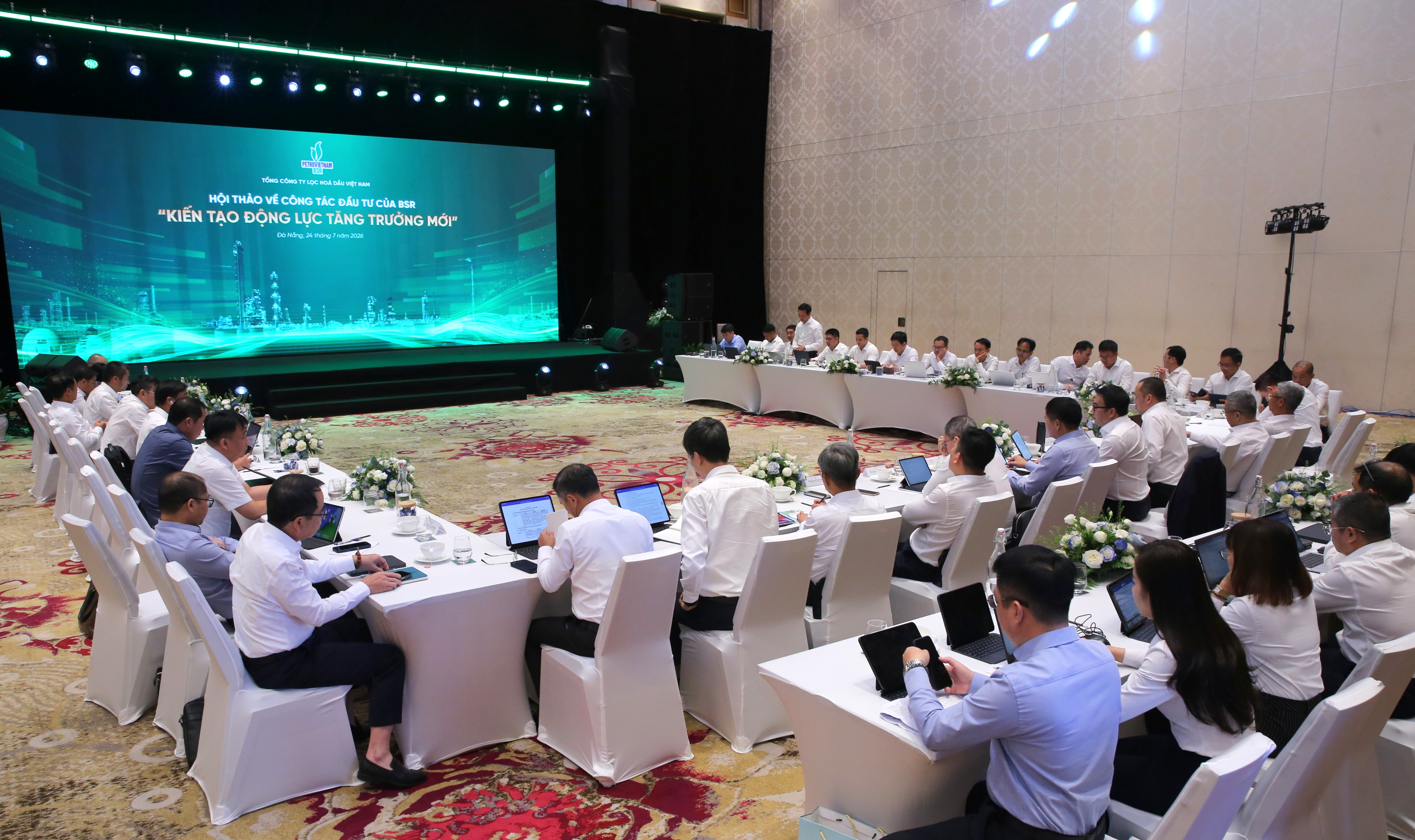 Toàn cảnh Hội thảo “Kiến tạo động lực tăng trưởng mới” trong công tác đầu tư của Tổng Công ty Lọc hóa dầu Việt Nam