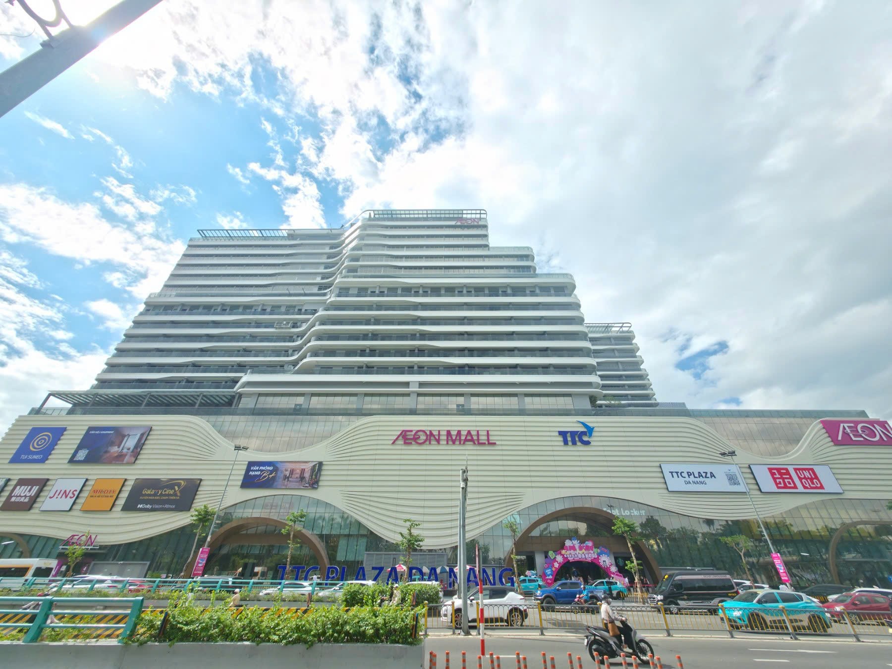 Trước đó, dự án TTC Plaza Đà Nẵng do TTC Land phát triển bước vào giai đoạn khai thác và tạo dòng tiền khi chính thức khai trương TTTM AEON MALL tại dự án vào ngày 3/7/2026.