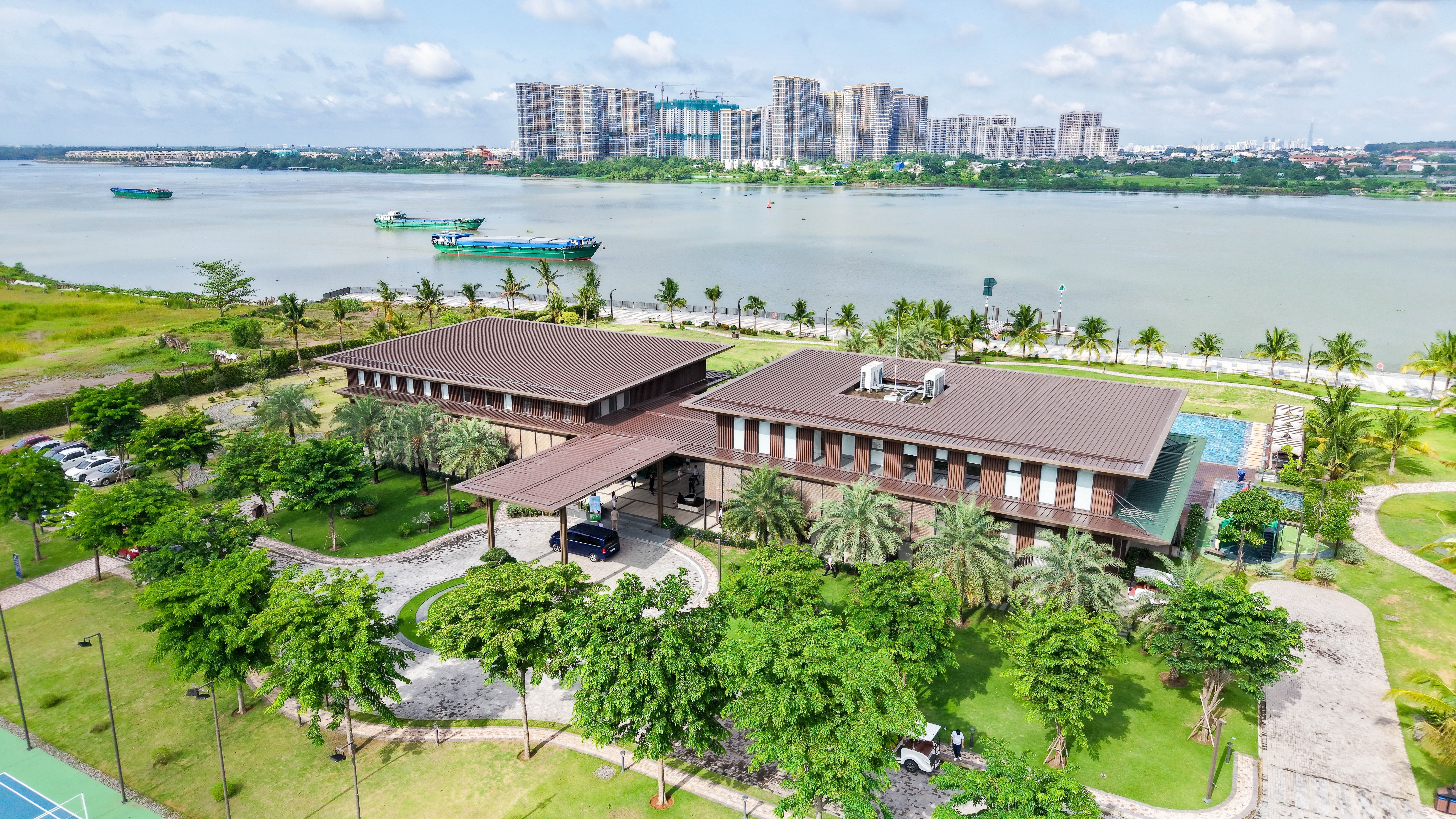 4-clubhouse-bo-song-1785833041.jpg
