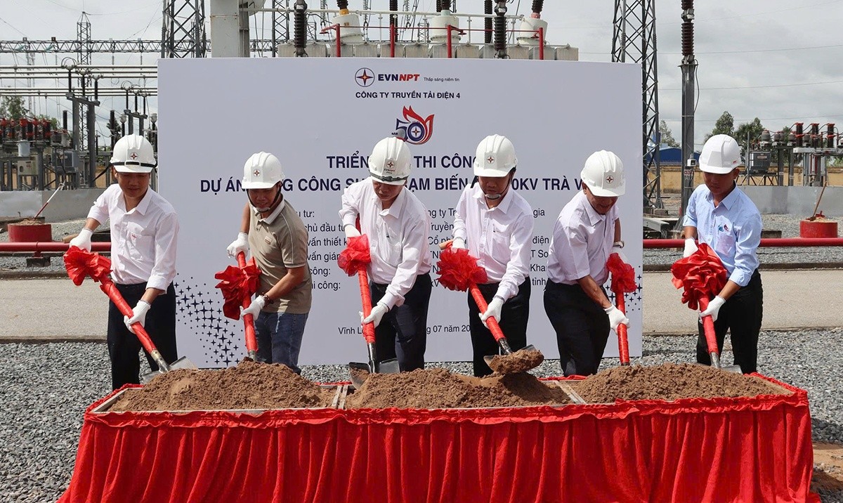 Các đơn vị tham gia triển khai thi công Dự án Nâng công suất Trạm biến áp 220kV Trà Vinh. (Ảnh: Lê Linh)