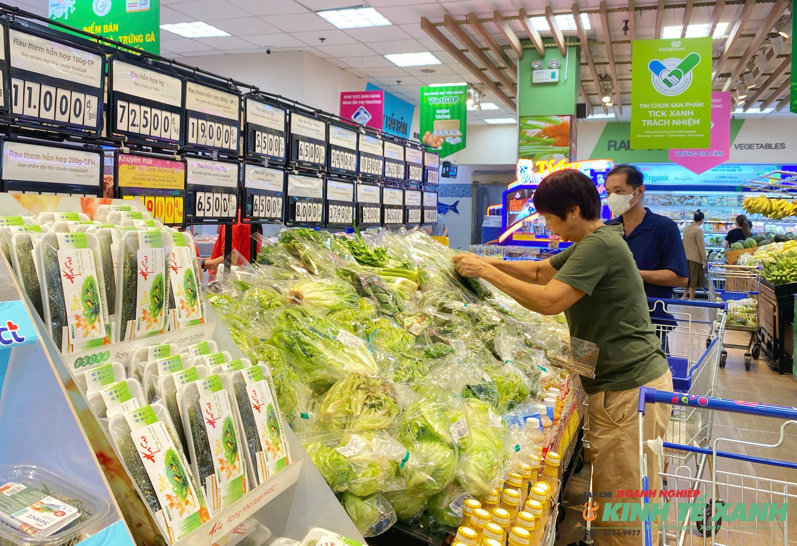 Chương trình hợp tác kiểm soát chất lượng hàng hoá trên địa bàn TP.HCM (gọi tắt là Tick xanh trách nhiệm) đã có có 8.749 sản phẩm rau, thịt, trứng...  đăng ký tham gia. (Ảnh: Võ Nga)