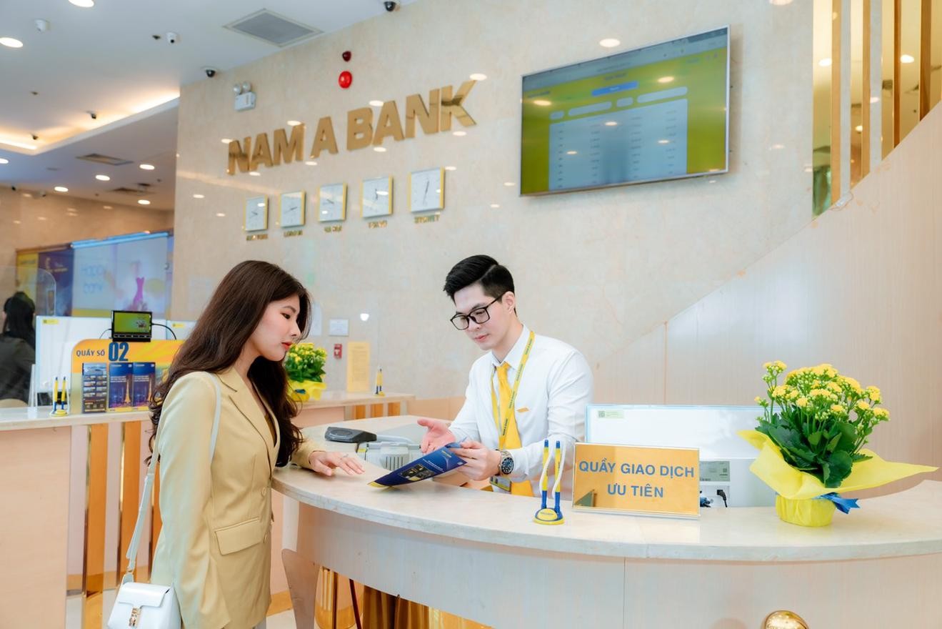 Ở khối ngân hàng tư nhân, các chương trình được triển khai theo hướng phân nhóm khách hàng và lĩnh vực. (Ảnh minh hoạ)
