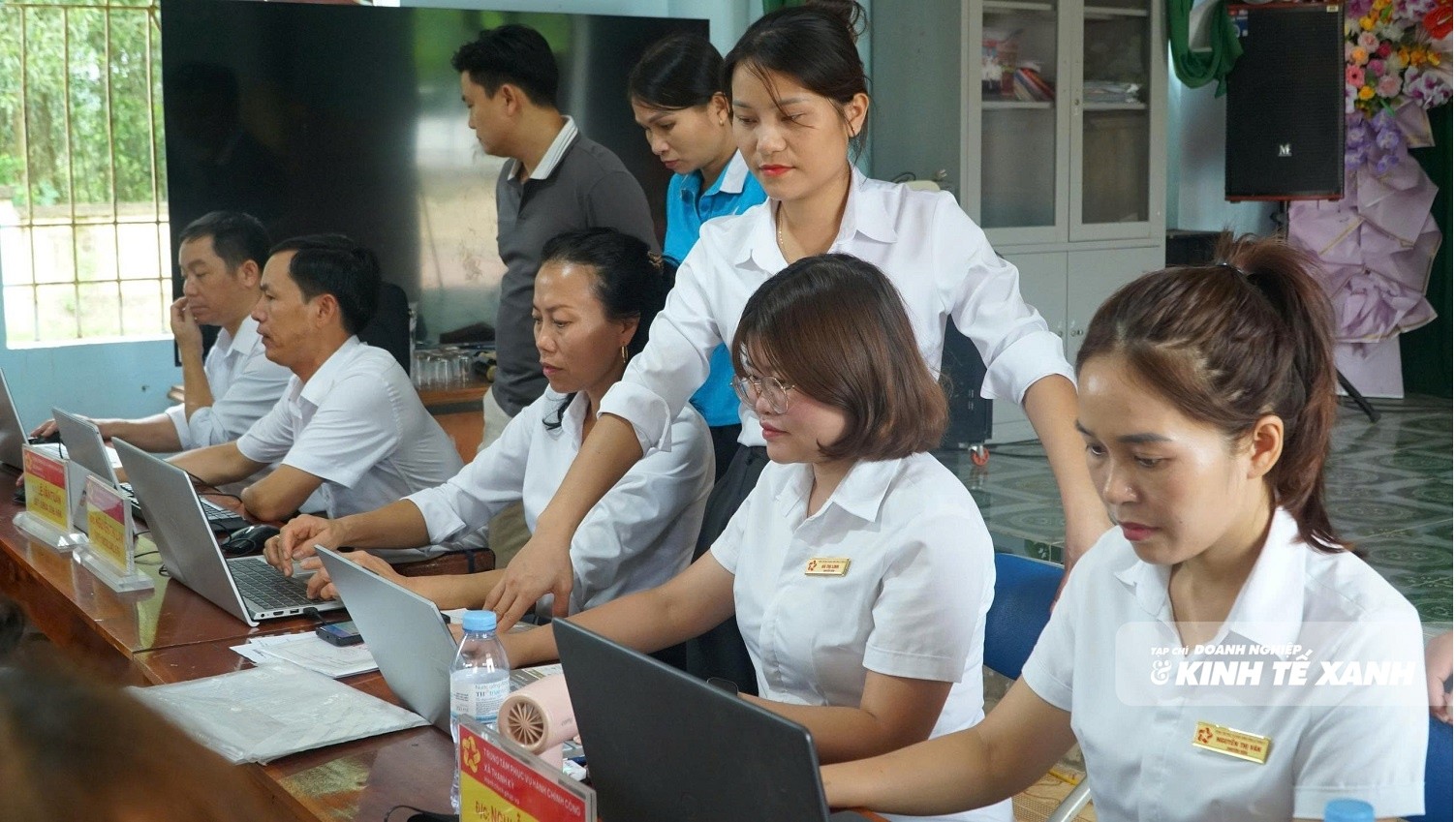 dua-dich-vu-cong-ve-thon-2-1786854855.jpg