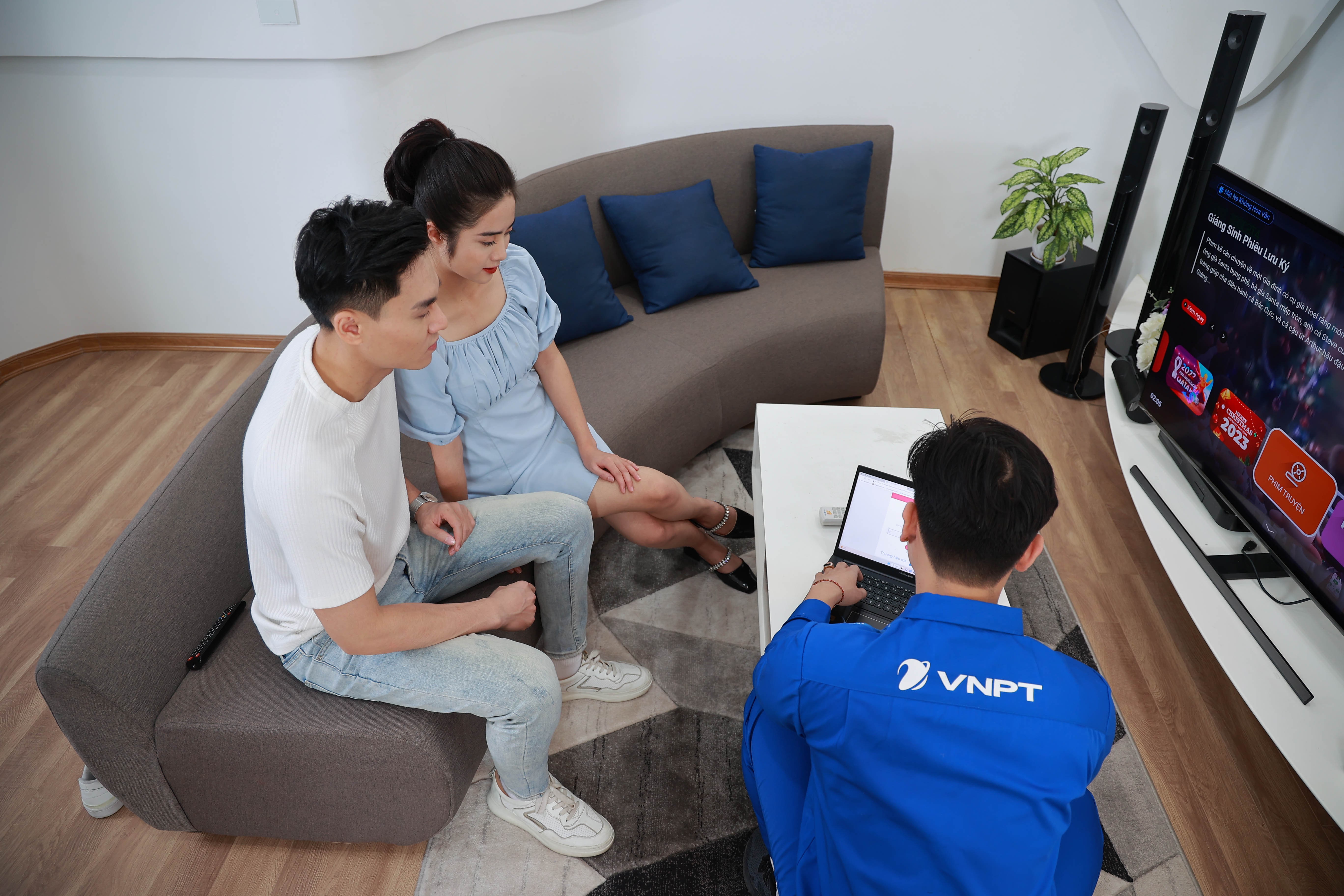 ky-thuat-vien-vnpt-se-khao-sat-nhu-cau-su-dung-internet-cua-tung-gia-dinh-va-tu-van-giai-phap-phu-hop-1786967359.jpg
