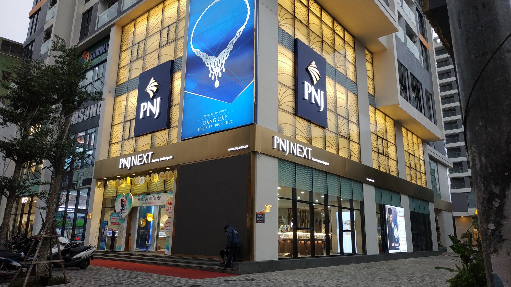 pnj-1786957661.jpg
