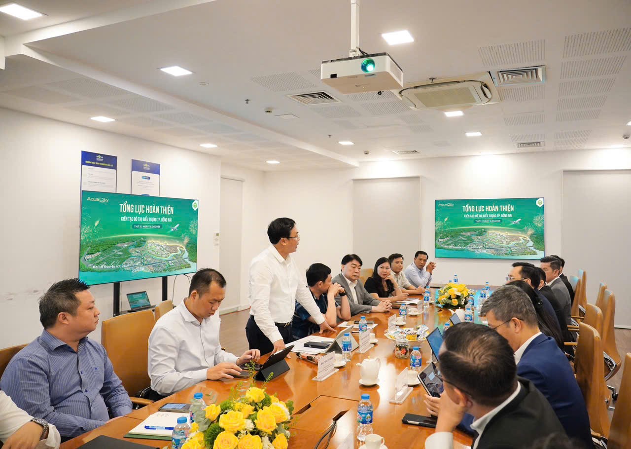 Các đối tác tài chính, ngân hàng, nhà thầu và đại diện Tập đoàn Novaland trong buổi gặp mặt tại sự kiện “Aqua City tổng lực hoàn thiện – Kiến tạo đô thị biểu tượng”