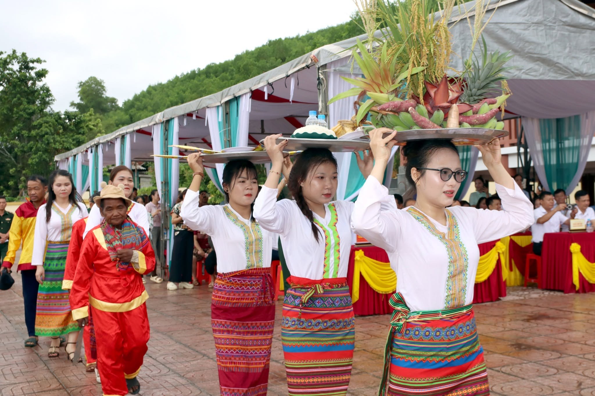 tet-lap-lo-1787141050.jpg