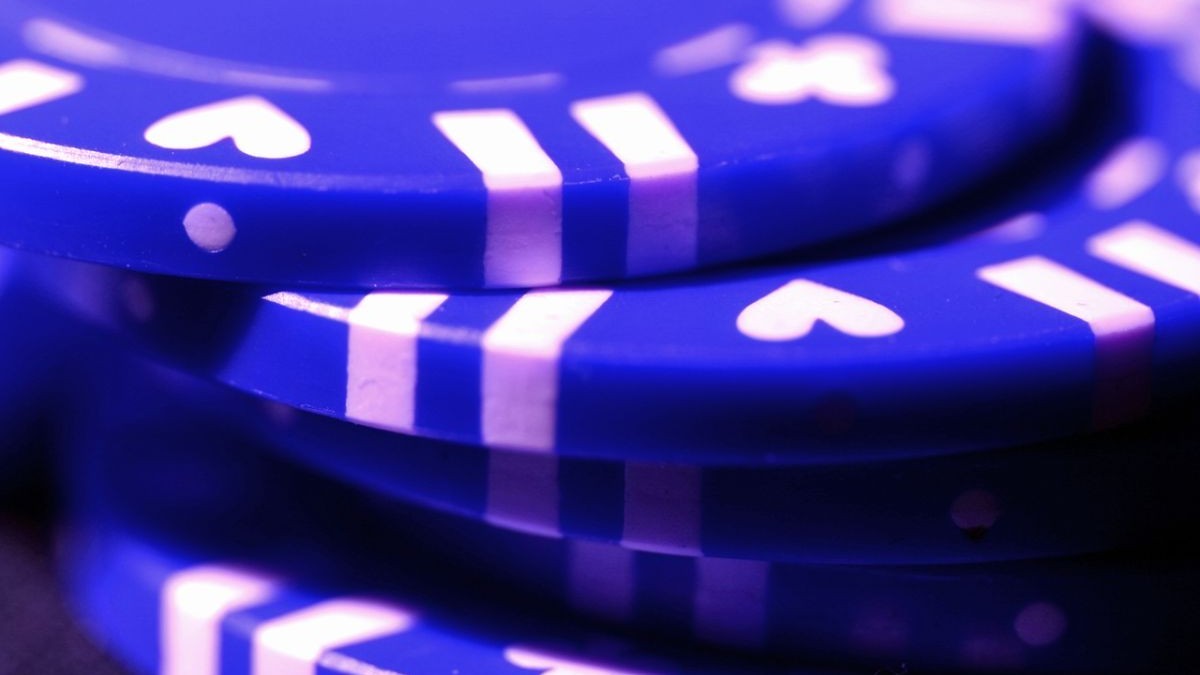 bluechips-1787224748.jpg