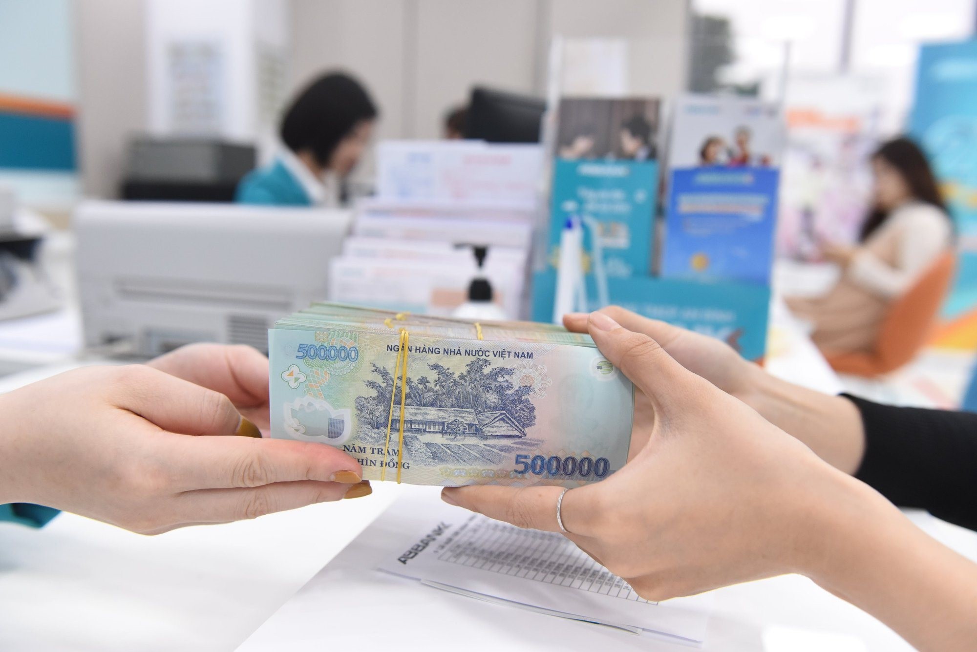 Có 12 ngân hàng thương mại đã tham gia chương trình tín dụng với tổng quy mô khoảng 408.000 tỷ đồng. (Ảnh minh hoạ)