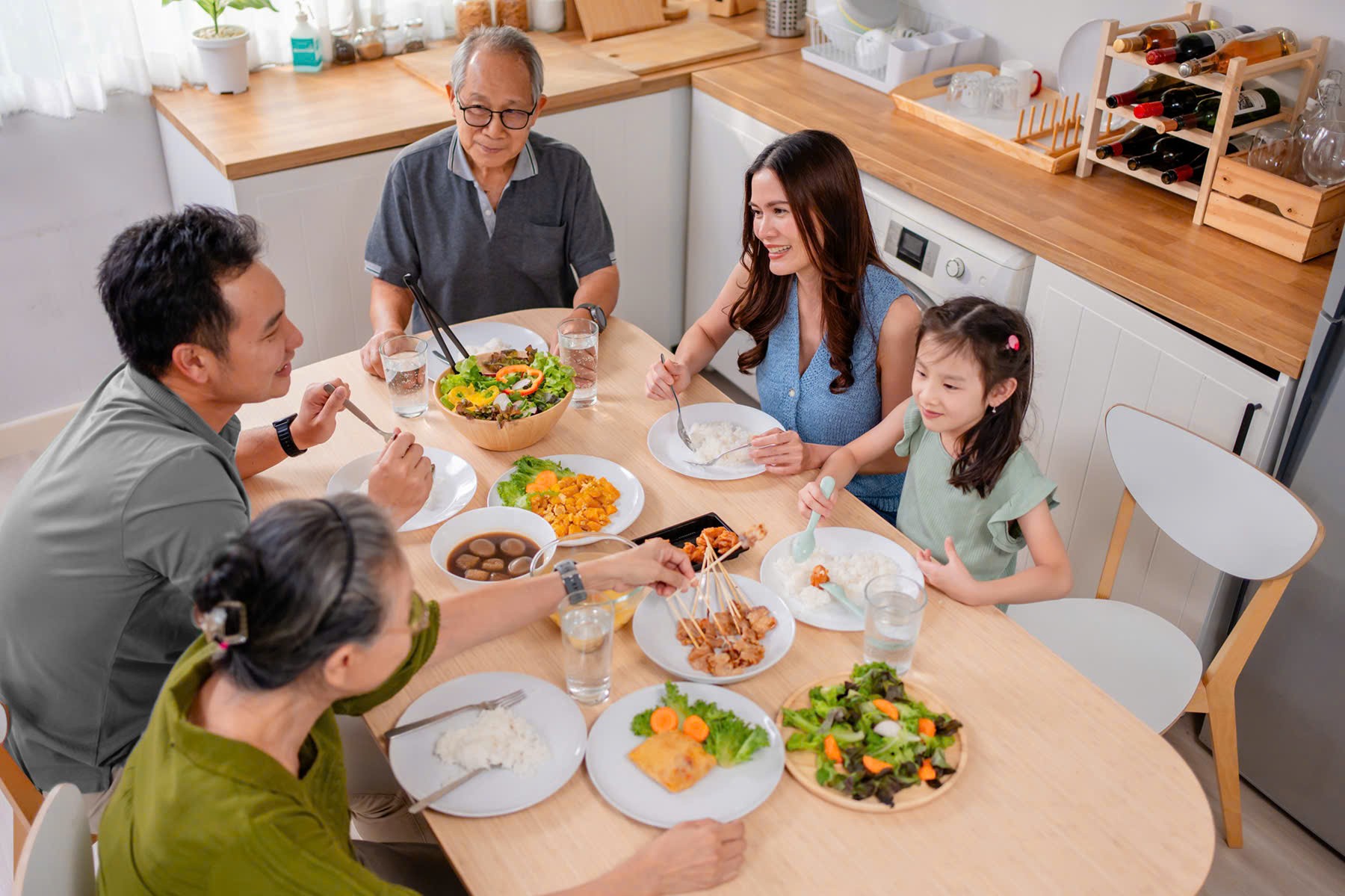Chủ động tài chính – nền tảng an sinh bền vững của thế hệ “sandwich”.