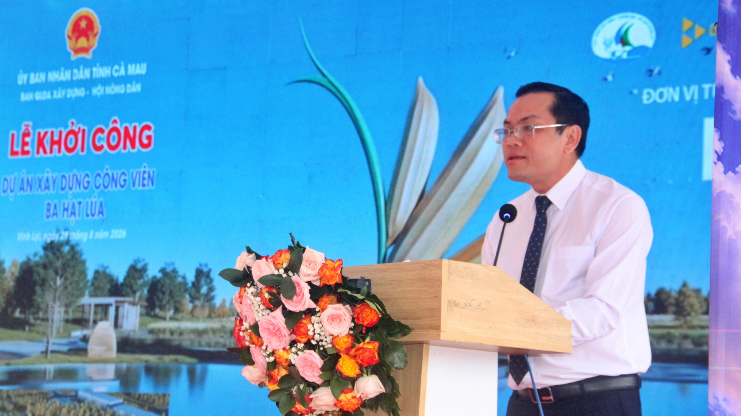 Ông Ngô Vũ Thăng, Phó Chủ tịch UBND tỉnh Cà Mau phát biểu tại lễ khởi công Dự án xây dựng Công viên Ba Hạt Lúa tại xã Vĩnh Lợi, Cà Mau. 