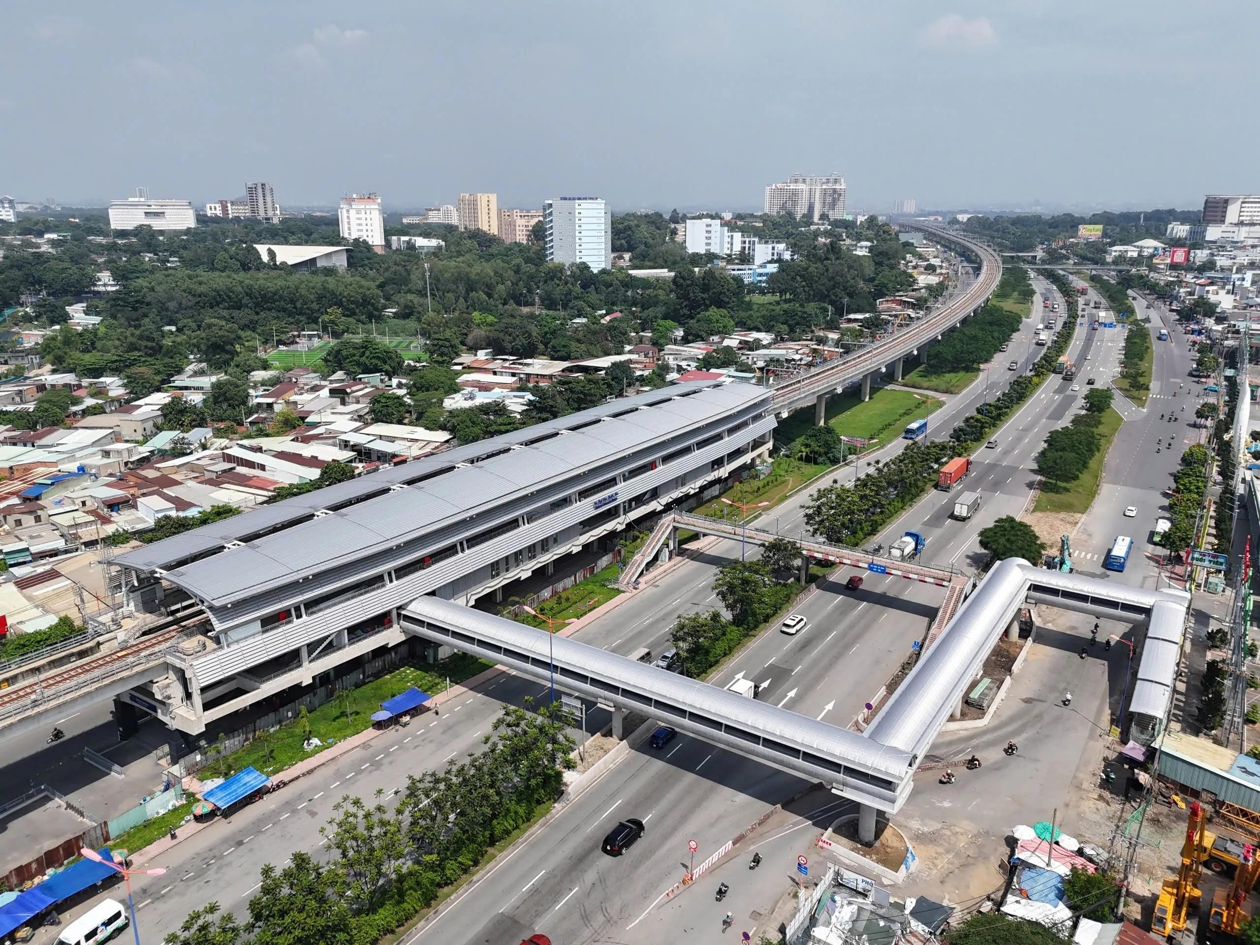 Các dự án hạ tầng giao thông quy mô lớn cũng đang trở thành một trong những lĩnh vực mở rộng cơ hội hợp tác giữa Việt Nam với khu vực tư nhân và các nhà đầu tư quốc tế. (Ảnh minh hoạ)