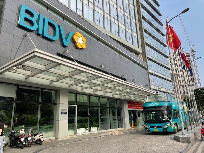 Đến cuối năm 2025, BIDV có 175 chi nhánh và 928 phòng giao dịch, giảm 6 chi nhánh so với năm 2024. (Ảnh minh hoạ)