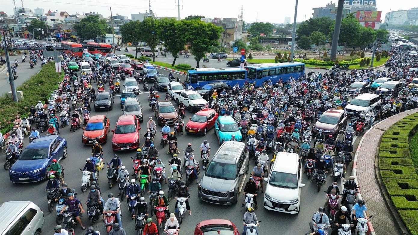 TP.HCM thí điểm hạn chế xe xăng dầu vào trung tâm từ tháng 7/2027. (Ảnh minh hoạ)