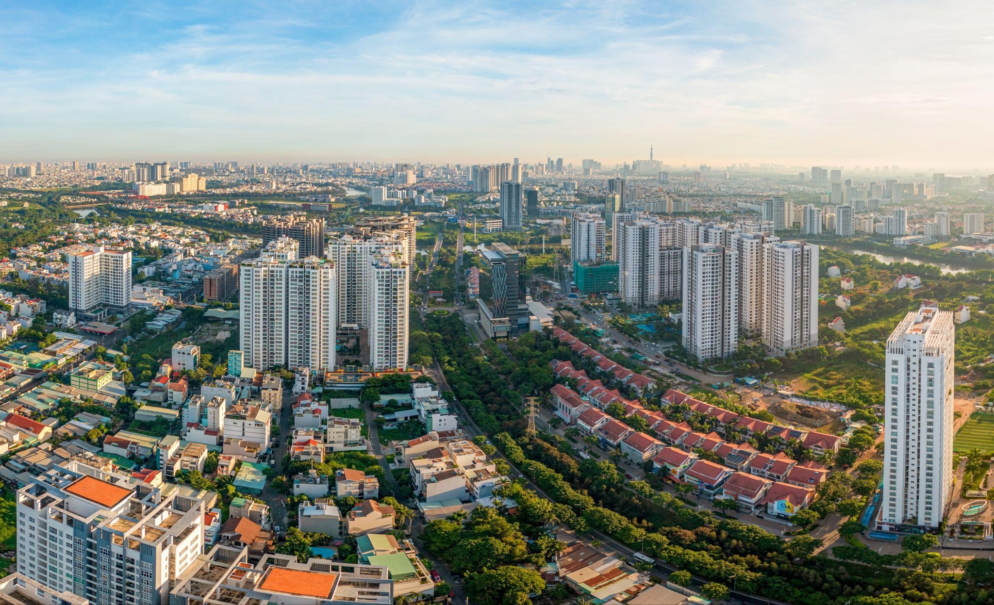 Thị trường bất động sản khu Nam TP.HCM có tín hiệu tích cực khi hàng loạt dự án được phát triển trở lại. (Ảnh minh hoạ)