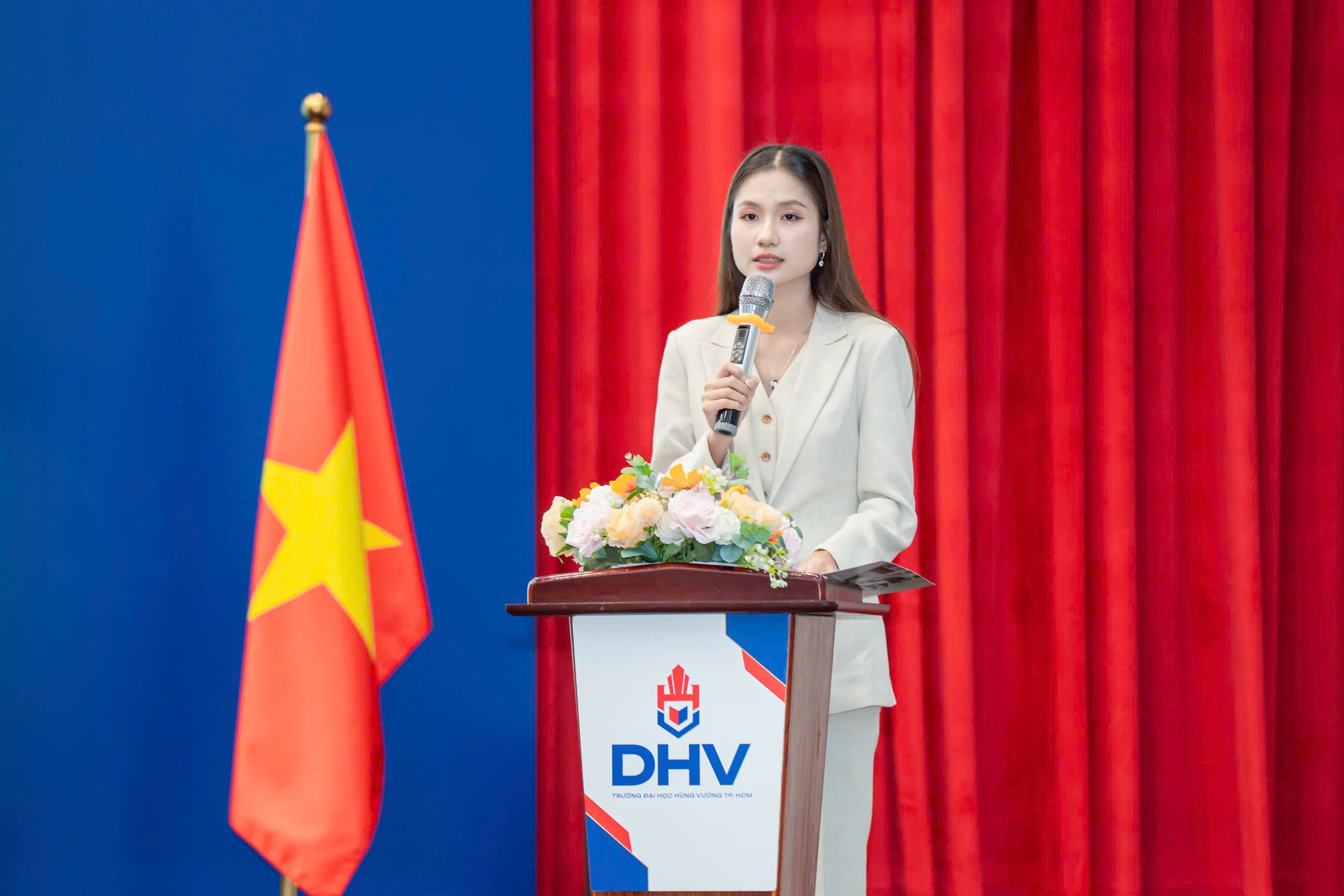 Hoa hậu Môi trường Thế giới 2023 Nguyễn Thanh Hà phát biểu tại Workshop Connecting Continents 2026. 