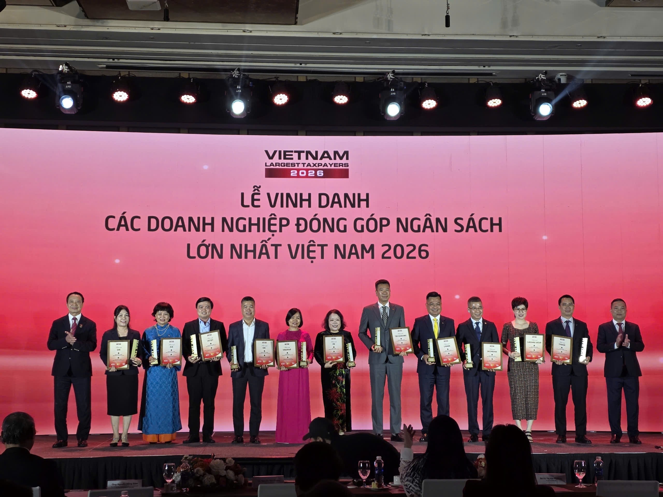 Ngân hàng TMCP Quân đội (MB) được vinh danh trong Top 5 Ngân hàng nộp ngân sách lớn nhất Việt Nam và Top 26 Doanh nghiệp nộp ngân sách lớn nhất Việt Nam.