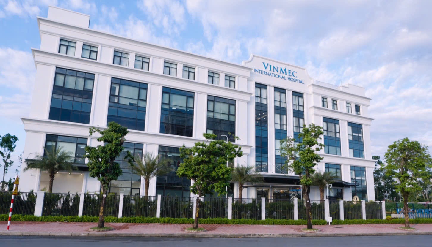  Vinmec Riverside có tổng diện tích 25.745 m², quy mô 5 tầng nổi, 25 phòng khám, đáp ứng khoảng 150.000 lượt khám/năm.