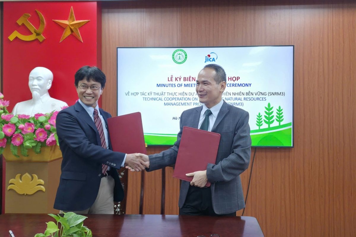tiep-va-lam-viec-voi-doan-lao-1-1200x800-1789702375.jpg