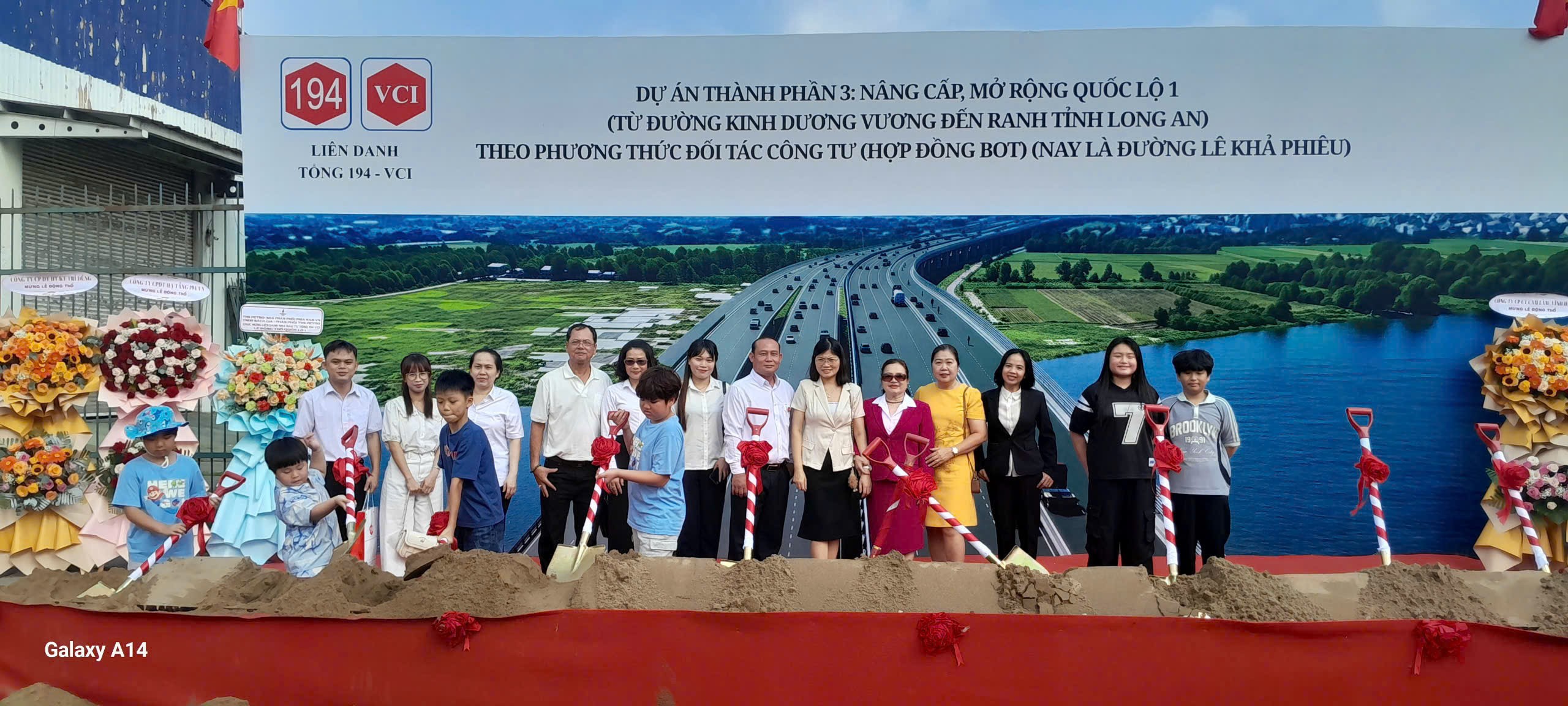 Quốc lộ 1 qua TP.HCM tăng tốc thi công, ưu tiên cầu Bình Điền - Ảnh 6