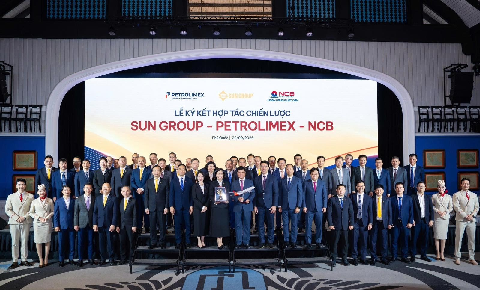 vHai Tập đoàn kết nối nguồn lực, mở ra những chuỗi giá trị mới có sức lan toả, tạo ra giá trị thiết thực, lâu dài cho sự phát triển của Việt Nam.