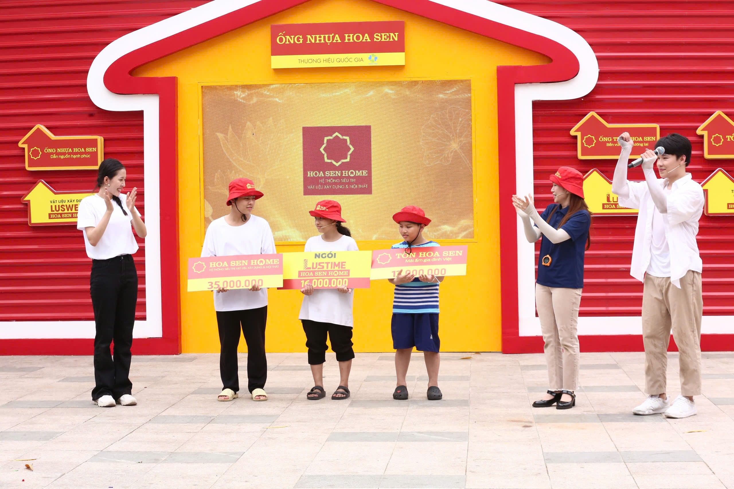 mai-am-gia-dinh-viet-hoa-sen-homes-1790153321.jpg