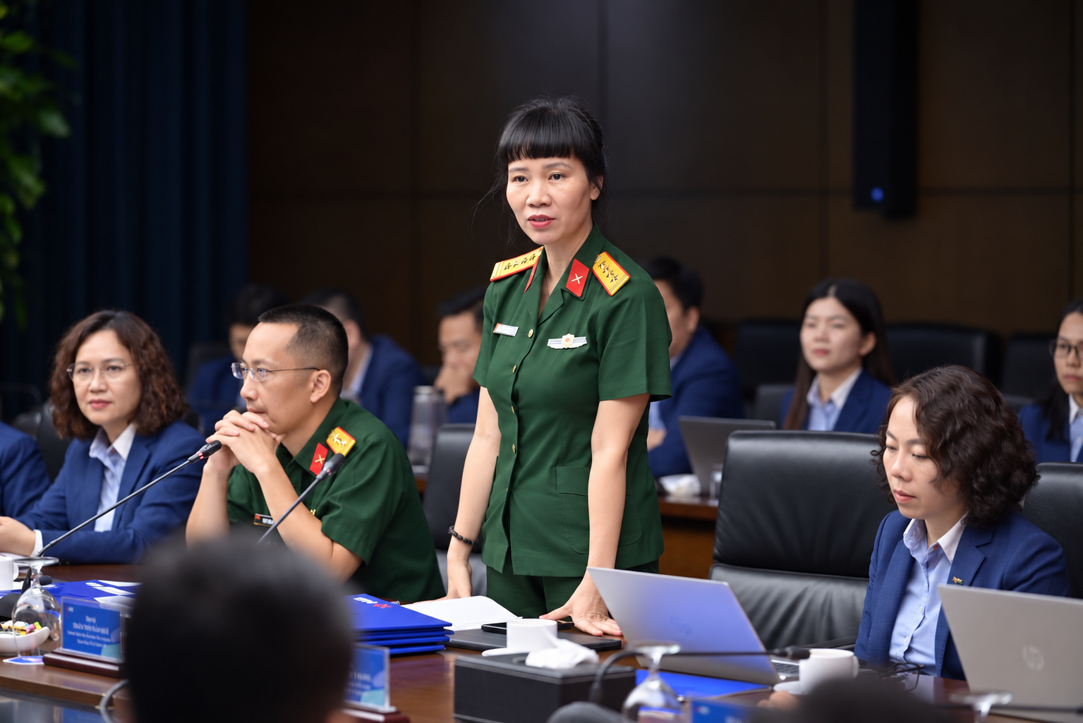 Đại tá Trần Thị Bảo Quế - Thành viên Ban điều hành, Phó Trưởng Ban chỉ đạo 988 phát biểu tại buổi làm việc.