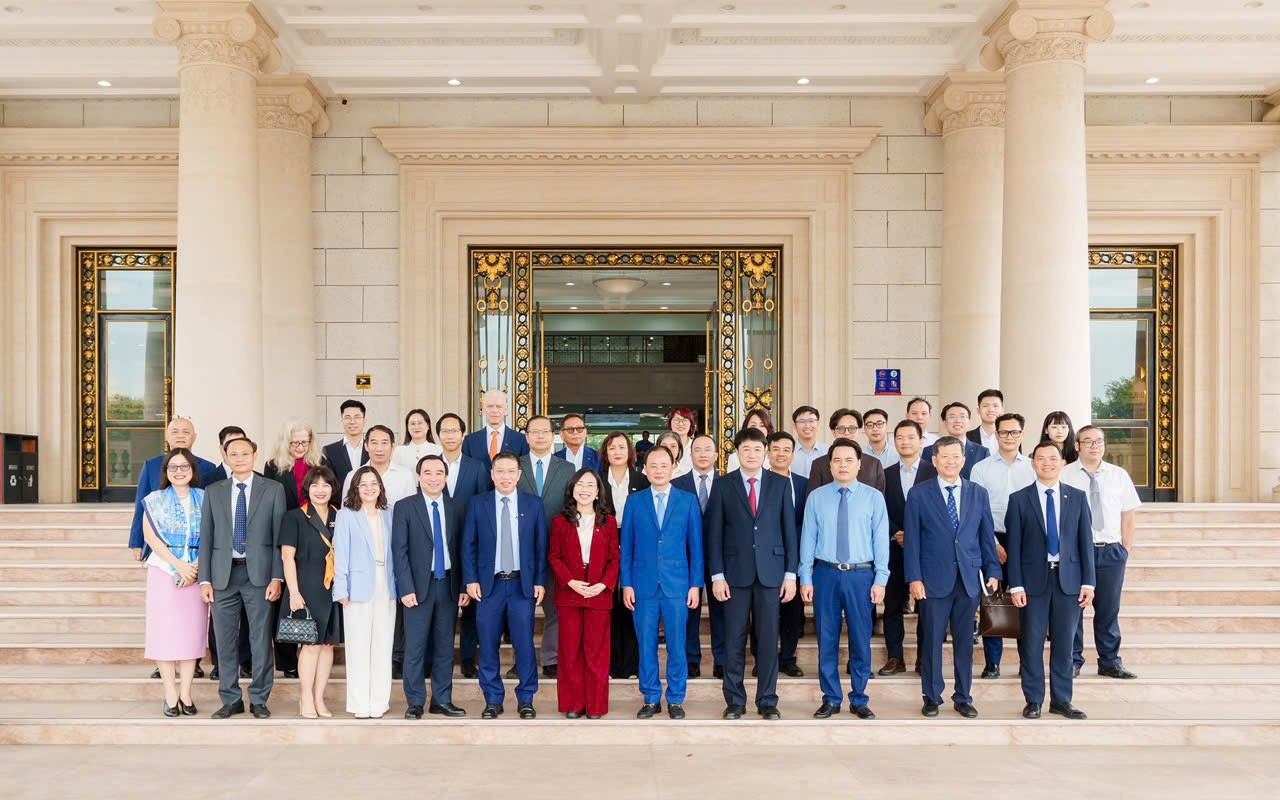 TS. Lê Mai Lan, Phó Chủ tịch Tập đoàn Vingroup, Chủ tịch Hội đồng Trường Đại học VinUni kêu gọi nhanh chóng triển khai các hoạt động hợp tác tạo ra kết quả thực tế.