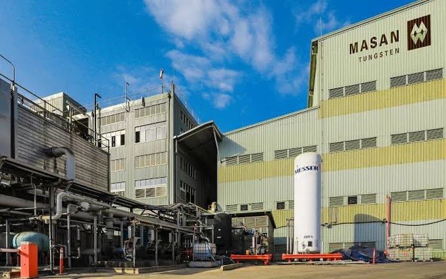 elmet-group-mua-499-co-phan-masan-high-tech-materials-18526092408491726-1790563392961429313225-24-0-448-678-crop-1790563401424555540476-1790605721.webp