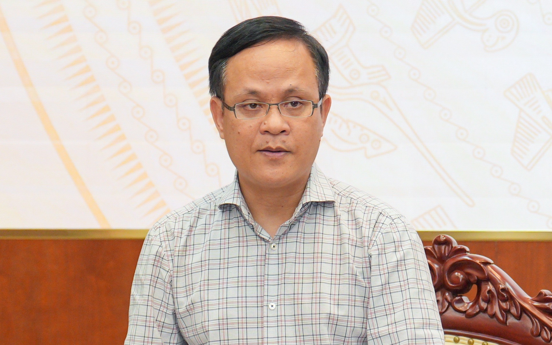 ong-quang-1791423220.jpg