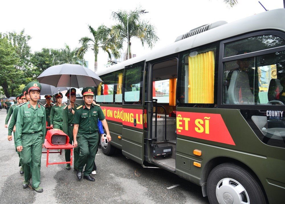 anh-hung-liet-si-1791778672.jpg
