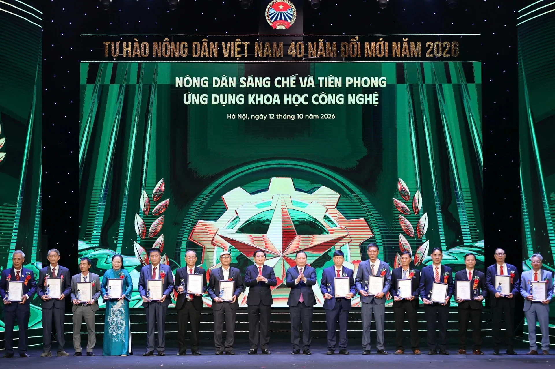nhom-khcn-2111-221841-245-1791864000.webp