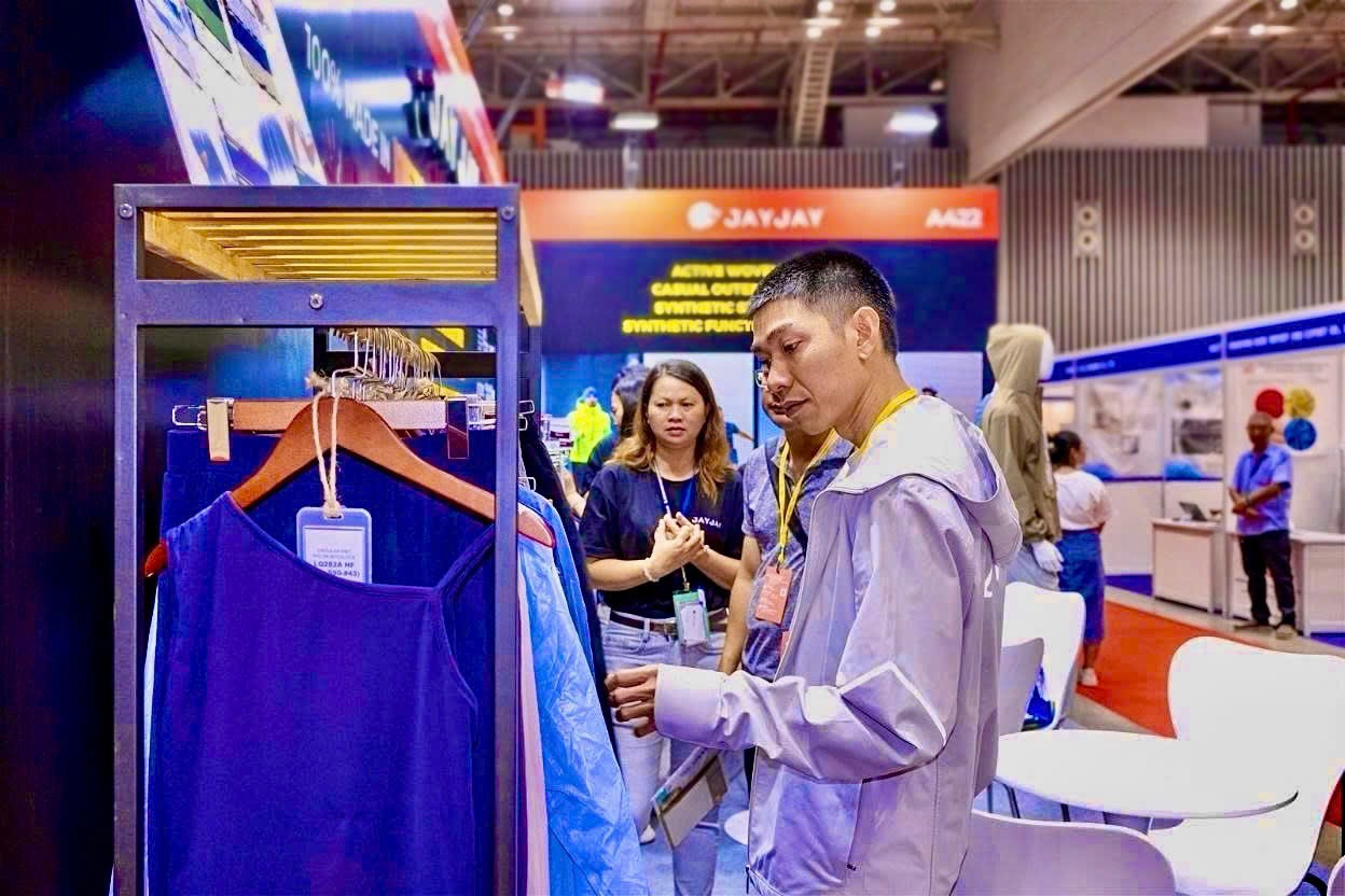 Cùng với đầu tư công nghệ, sản xuất xanh đang trở thành một yêu cầu quan trọng đối với ngành dệt may, da giày.