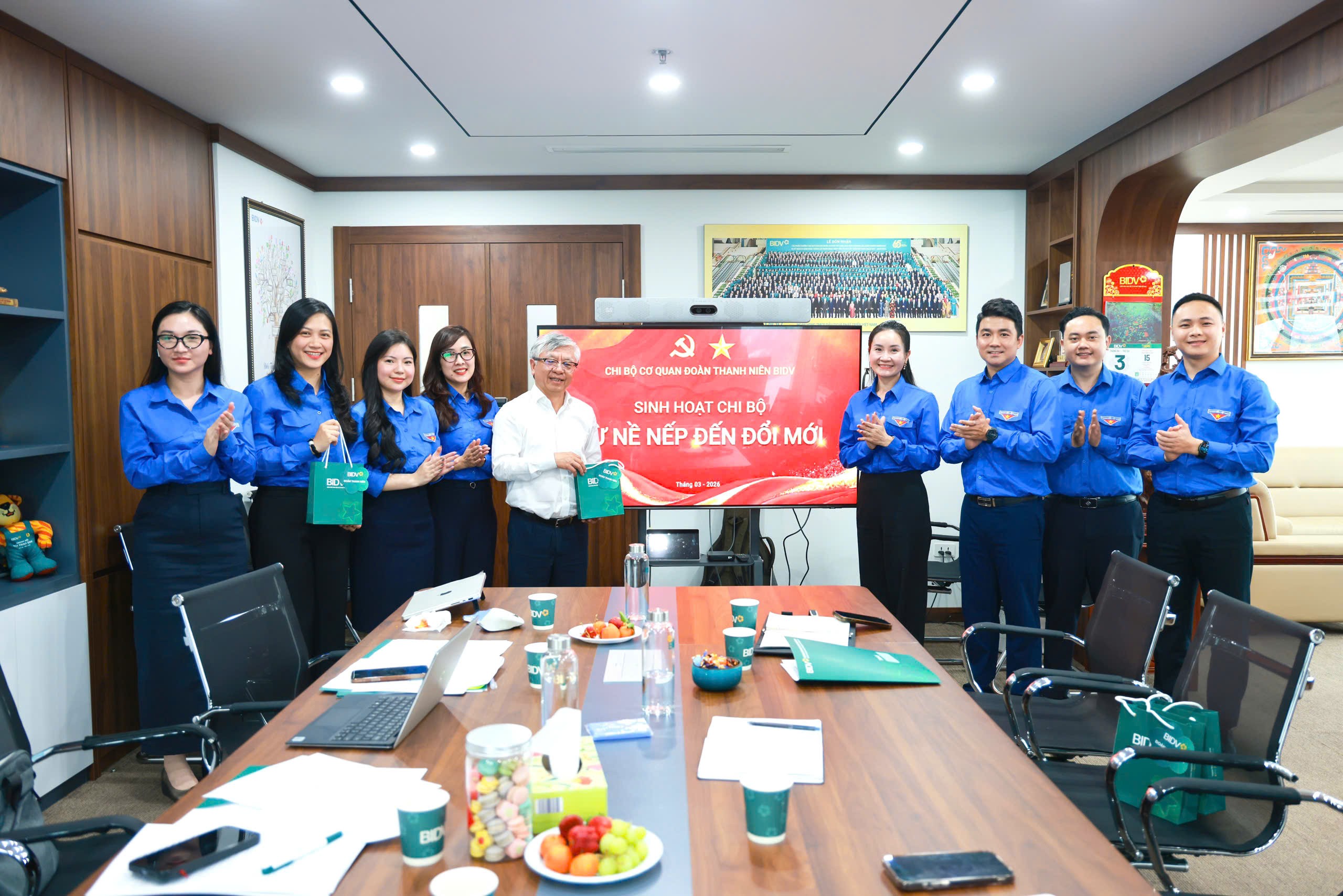 can-bo-thanh-nien-bidv-doi-moi-sinh-hoat-chi-bo-1792152336.jpg