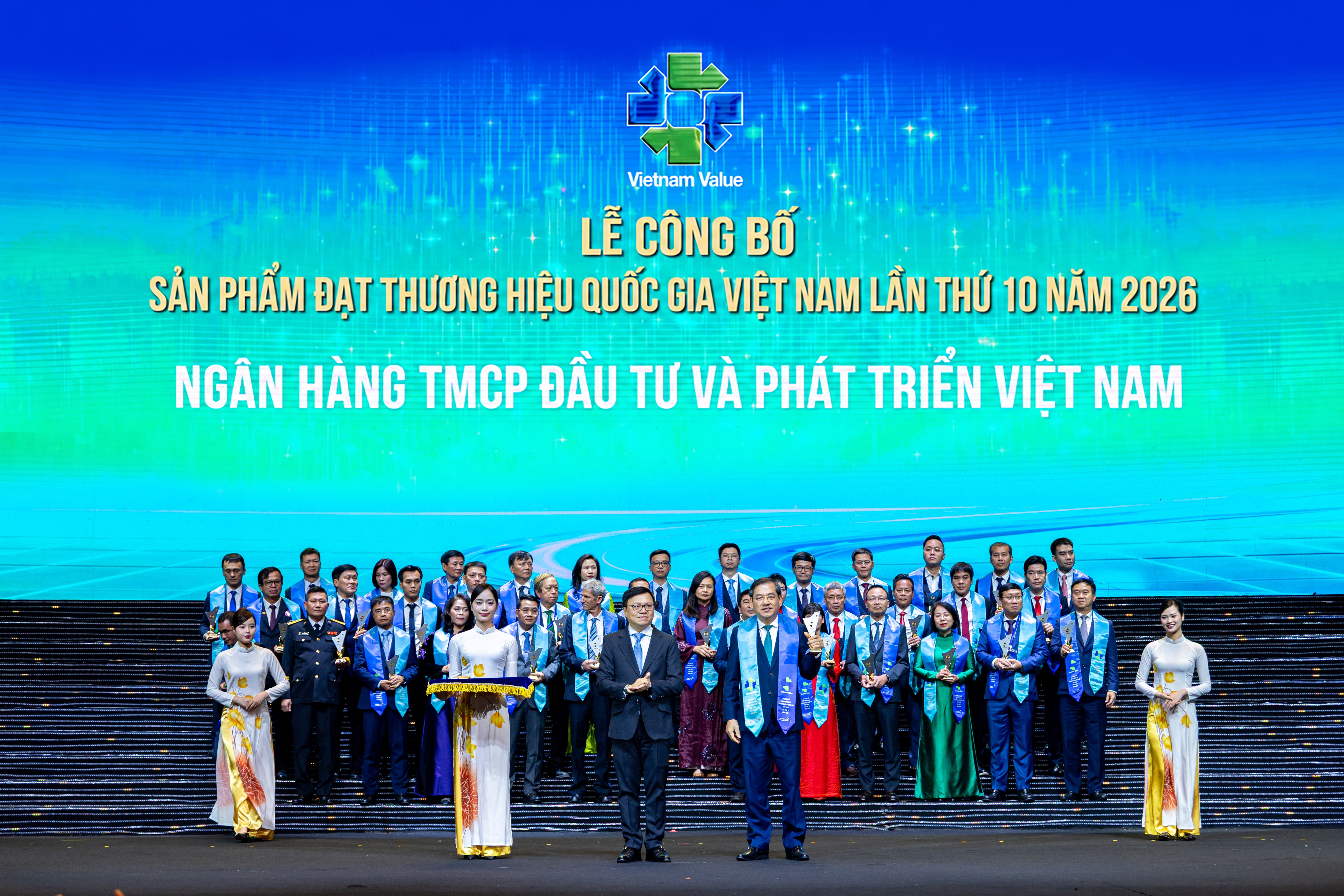 2-anh-bao-chi-1792217703.jpg