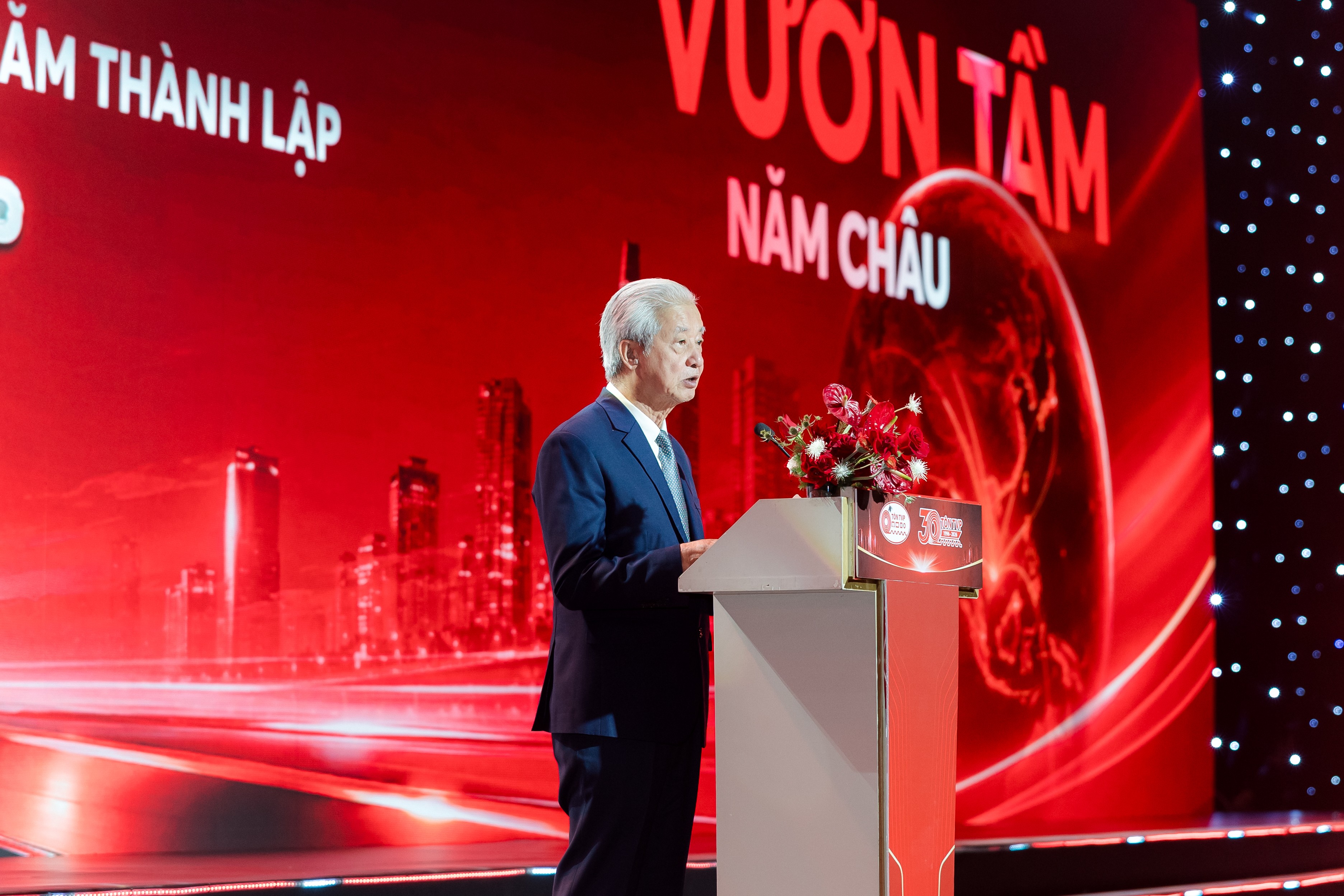 Ông Hồ Nghĩa Dũng - nguyên Ủy viên Ban Chấp hành Trung ương, nguyên Bộ trưởng Bộ Giao thông Vận tải Việt Nam, Chủ tịch Danh dự Hiệp hội Thép Việt Nam