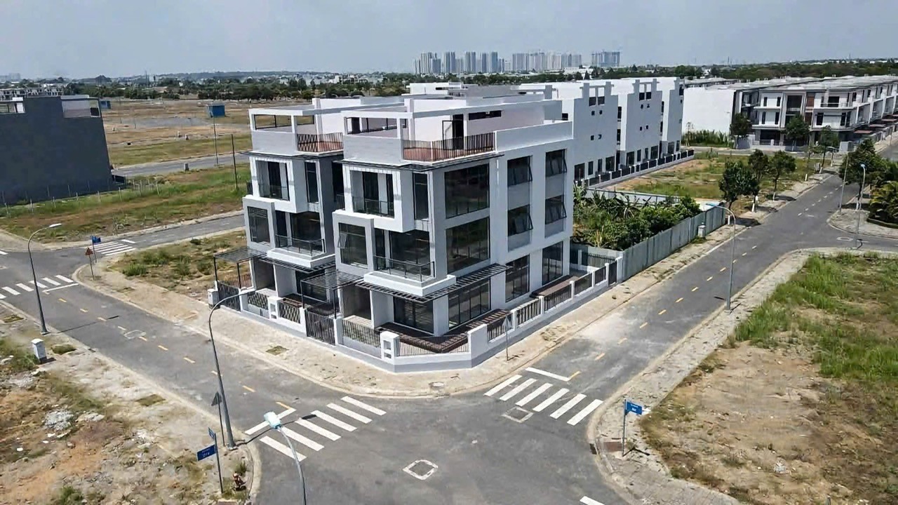 1k0-1792384402.jpg