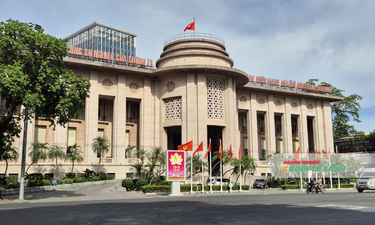 nhnn-yeu-cau-giam-lai-suat-huy-dong-toi-thieu-05-diem-canh-bao-siet-room-tin-dung-anh-tram-anh-1792377945.jpg
