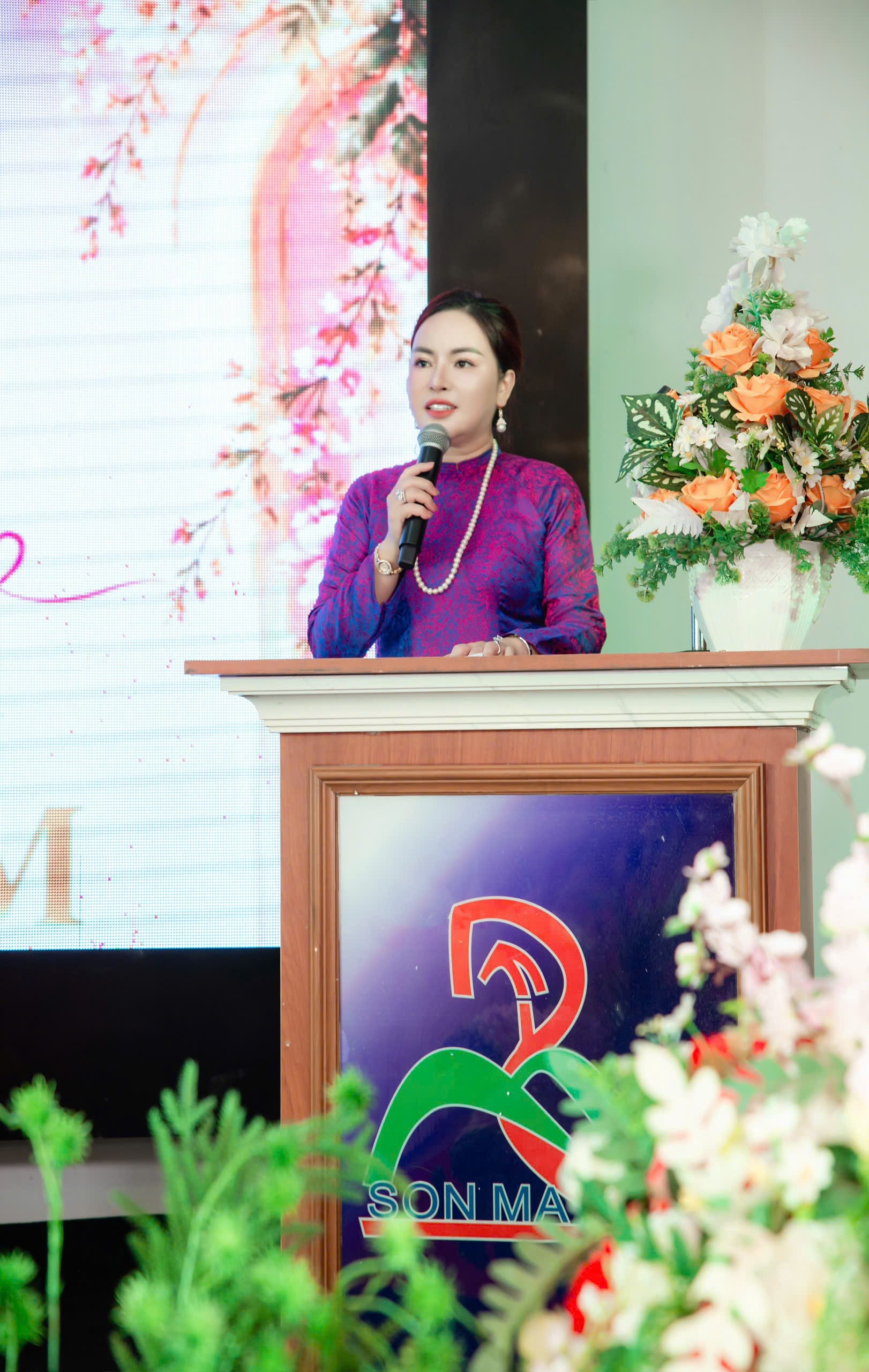 Hội Nữ doanh nhân Đắk Nông kết nối doanh nghiệp, tôn vinh nữ doanh nhân qua tà áo dài - Ảnh 2