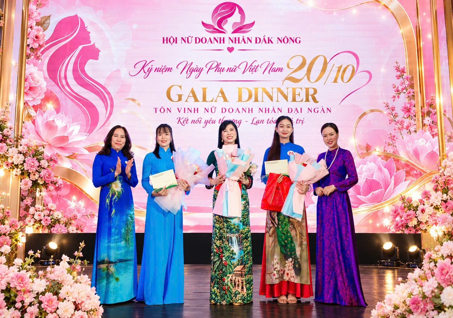 Hội Nữ doanh nhân Đắk Nông kết nối doanh nghiệp, tôn vinh nữ doanh nhân qua tà áo dài - Ảnh 5