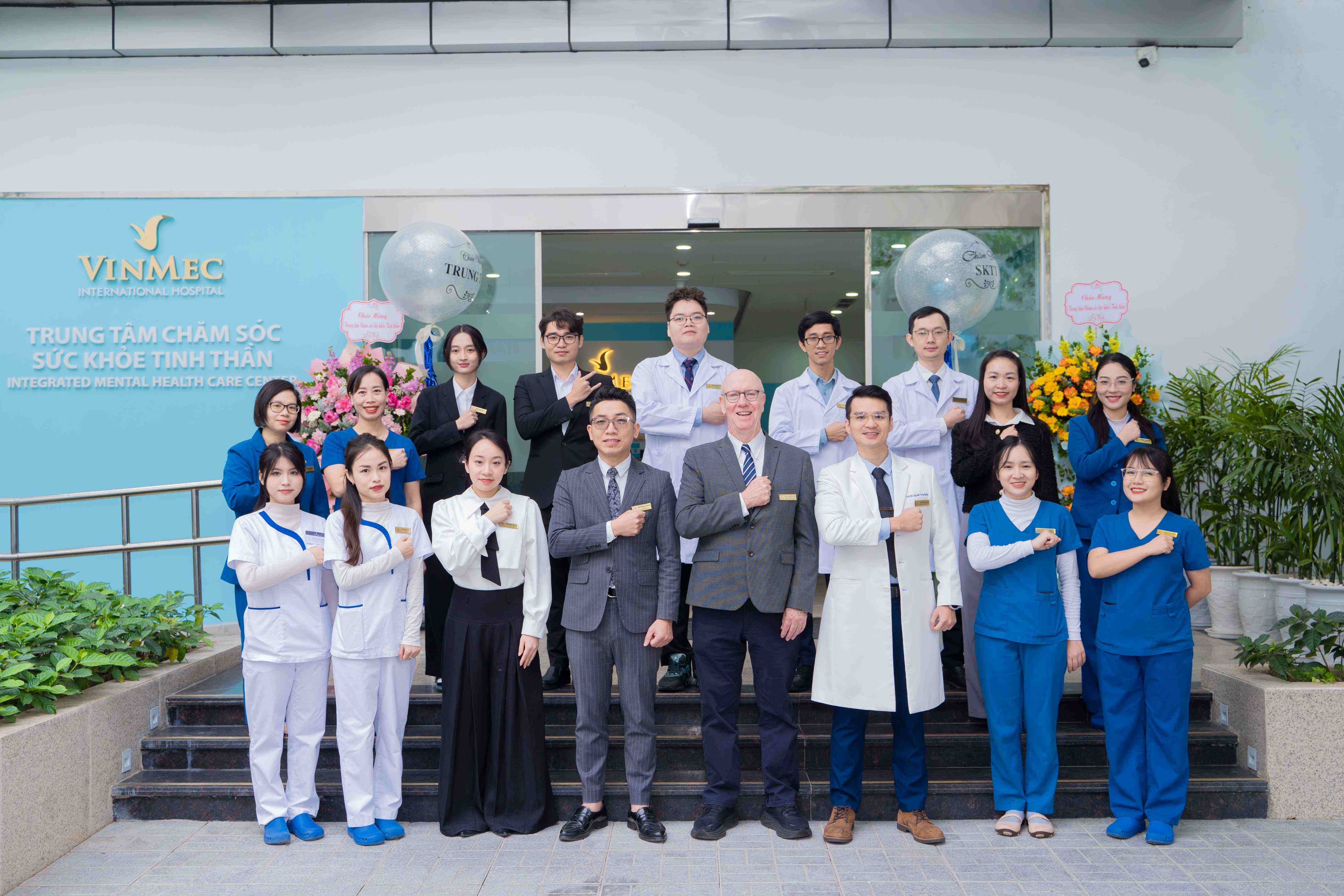 Đội ngũ bác sĩ tâm thần và chuyên gia tâm lý của Trung tâm Sức khỏe Tinh thần tích hợp Vinmec trực tiếp tham gia xây dựng nội dung, đảm bảo tính chuẩn y khoa cho mọi kiến thức truyền tải. (Ảnh: Vinmec)